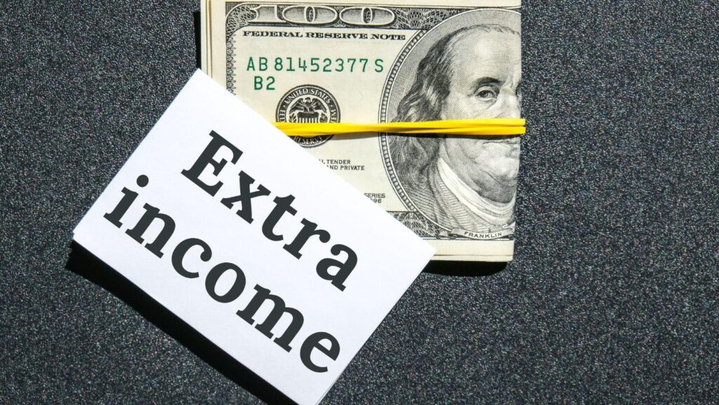 low cost extra income projects, side income ideas, passive income opportunities, earn extra money online, inexpensive side jobs, remote side income, part-time income tips, affordable income streams, flexible side projects, low budget side hustle